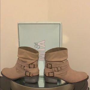 MIA Ernest Desert PU